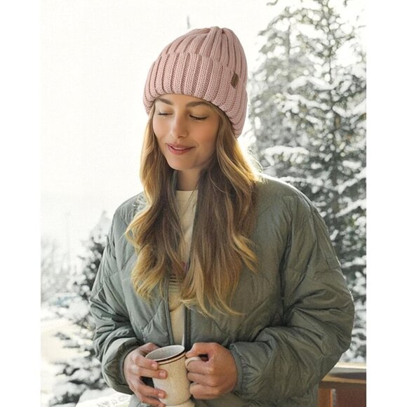 Women’s Light Pink Winter Fleece-Lined Chunky Knit Beanie Snow Hat Cap